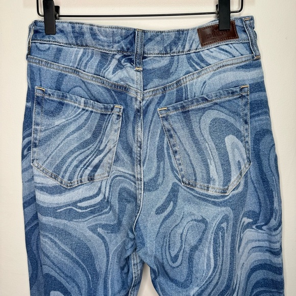 Hollister Curvy Hi-Rise Marble Denim Mom Jeans Size 28 - Picture 8 of 13